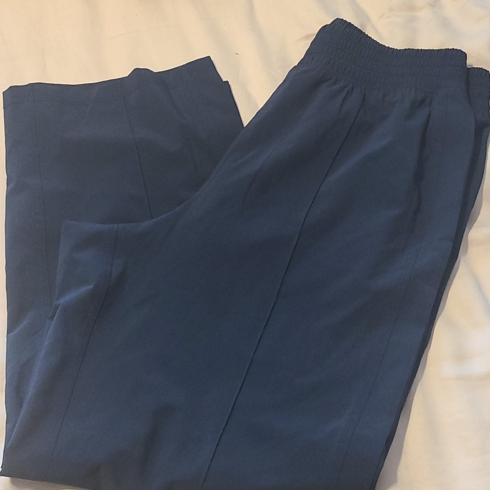 Like New Lululemon Wanderer Crop 23"